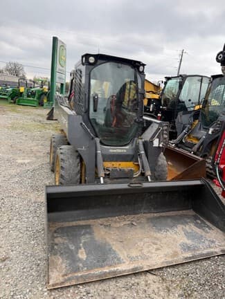 Image of John Deere 324G equipment image 4