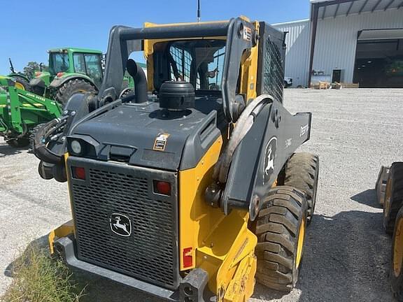 Image of John Deere 324G equipment image 2