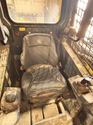 Image of John Deere 324G equipment image 3