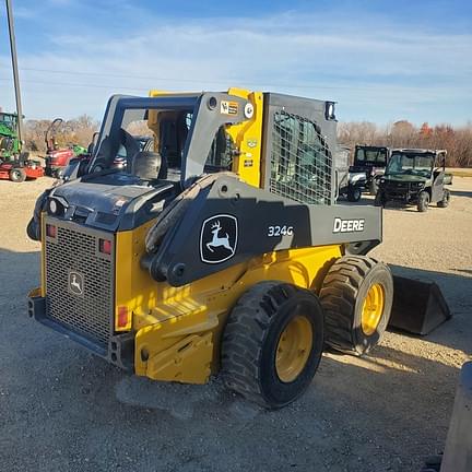 Image of John Deere 324G equipment image 4