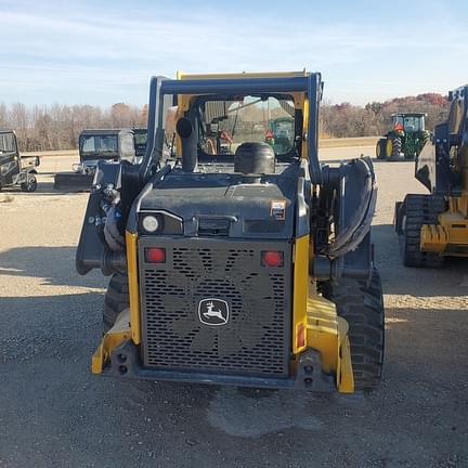 Image of John Deere 324G equipment image 3