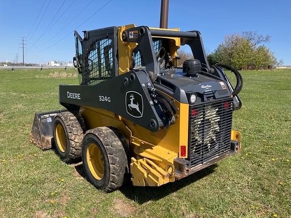 Image of John Deere 324G equipment image 2