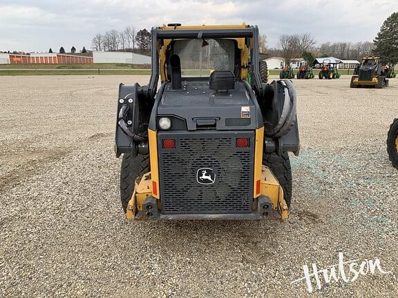 Image of John Deere 324G equipment image 4