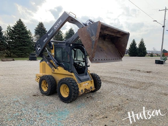 2022 John Deere 324G Equipment Image0
