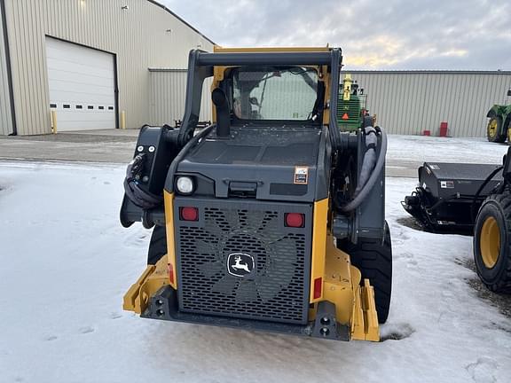 Image of John Deere 324G equipment image 1