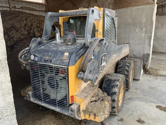 Image of John Deere 324G equipment image 3