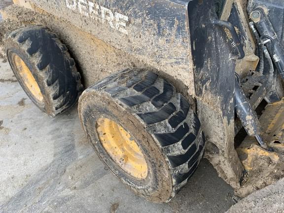 Image of John Deere 324G equipment image 4