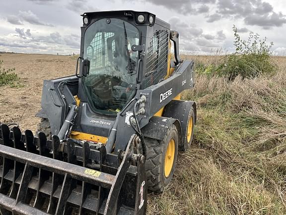 Image of John Deere 324G equipment image 1