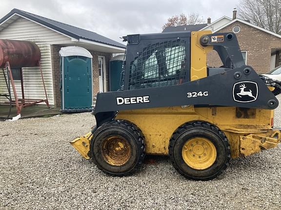 Image of John Deere 324G equipment image 4