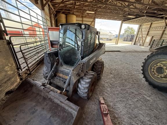Image of John Deere 324G equipment image 2
