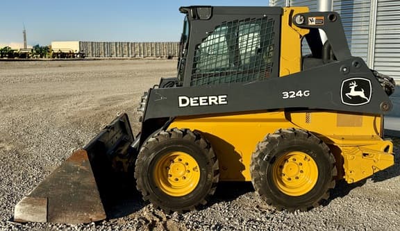 Image of John Deere 324G equipment image 2