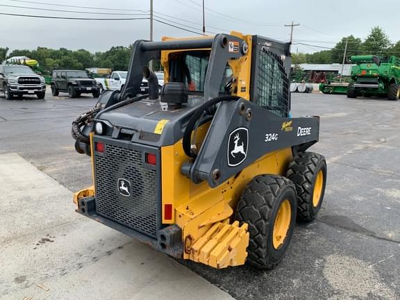 Image of John Deere 324G equipment image 4