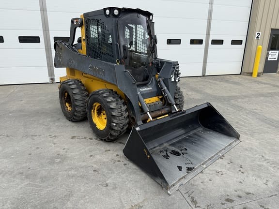2022 John Deere 324G Equipment Image0