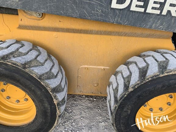 Image of John Deere 324G equipment image 2