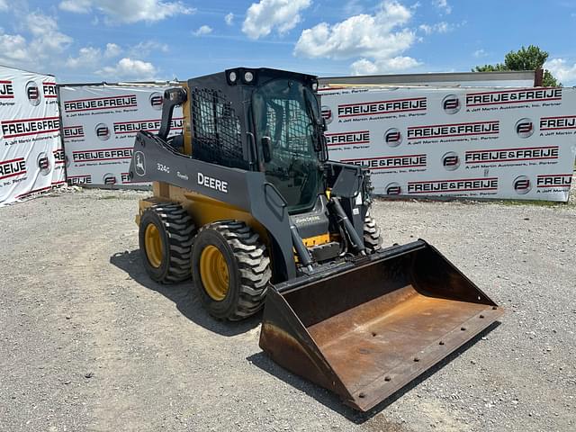 Image of John Deere 324G equipment image 2