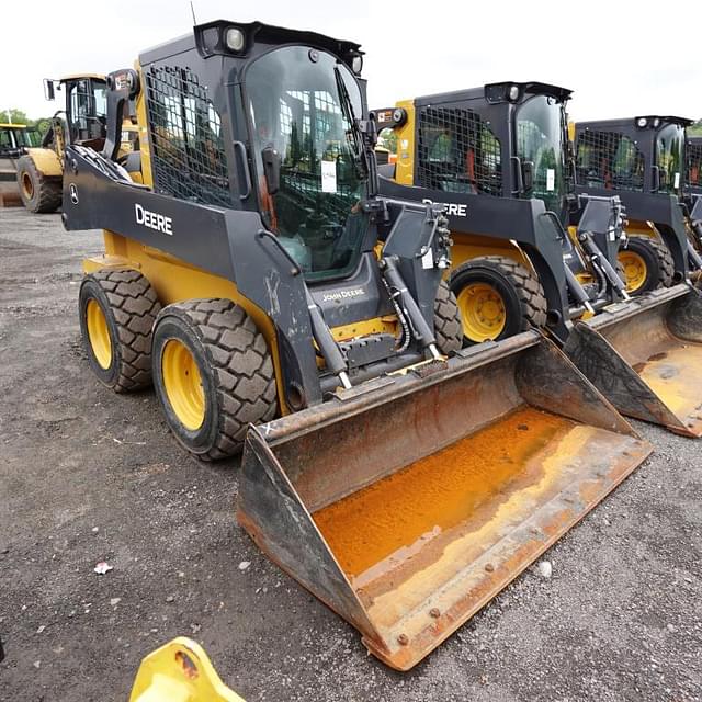 Image of John Deere 324G equipment image 2