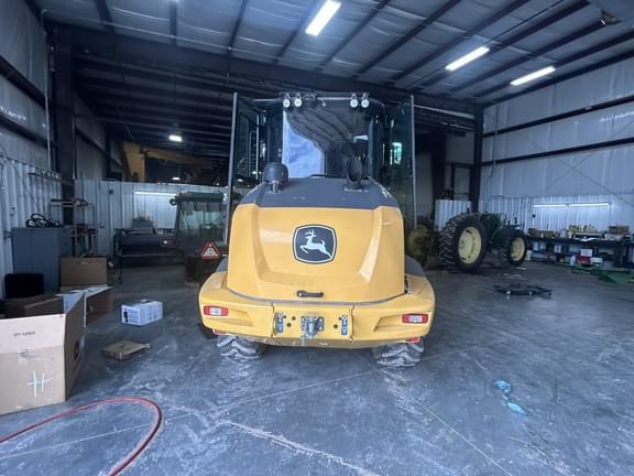 Image of John Deere 324L equipment image 4