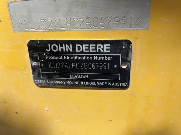 Image of John Deere 324L equipment image 2