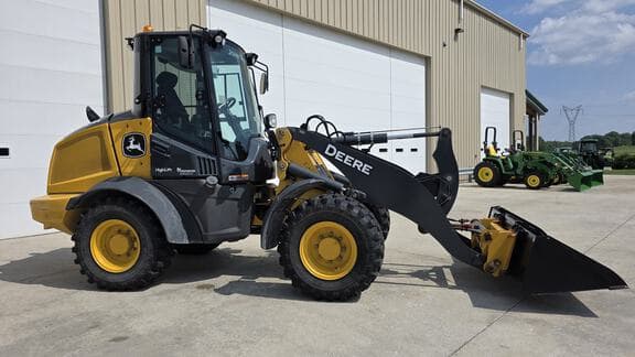 Image of John Deere 324L equipment image 3