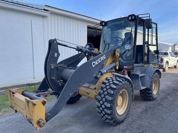 Image of John Deere 324L equipment image 1