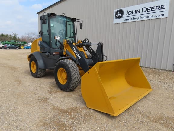 Image of John Deere 324L equipment image 3
