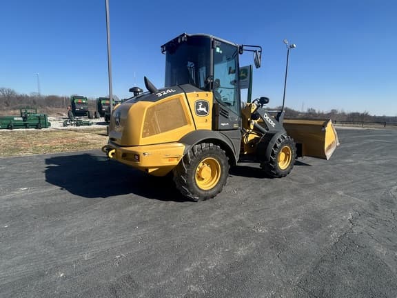 Image of John Deere 324L equipment image 4