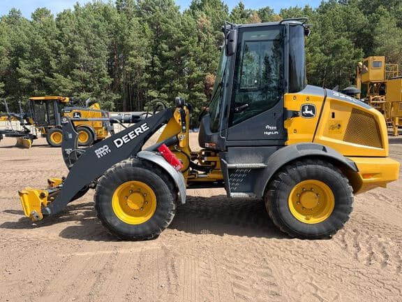 Image of John Deere 324L equipment image 1
