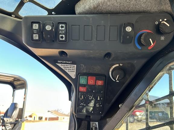 Image of John Deere 325G equipment image 2