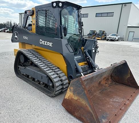 Image of John Deere 325G equipment image 4