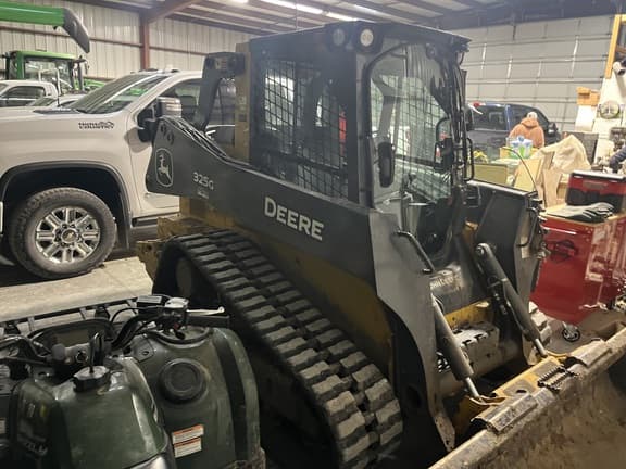 Image of John Deere 325G equipment image 2