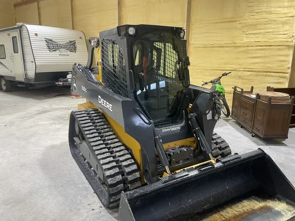 Image of John Deere 325G equipment image 1