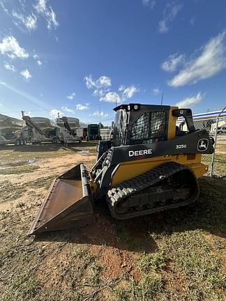 Image of John Deere 325G equipment image 2