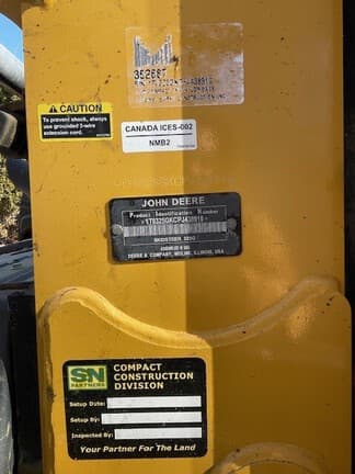 Image of John Deere 325G equipment image 4