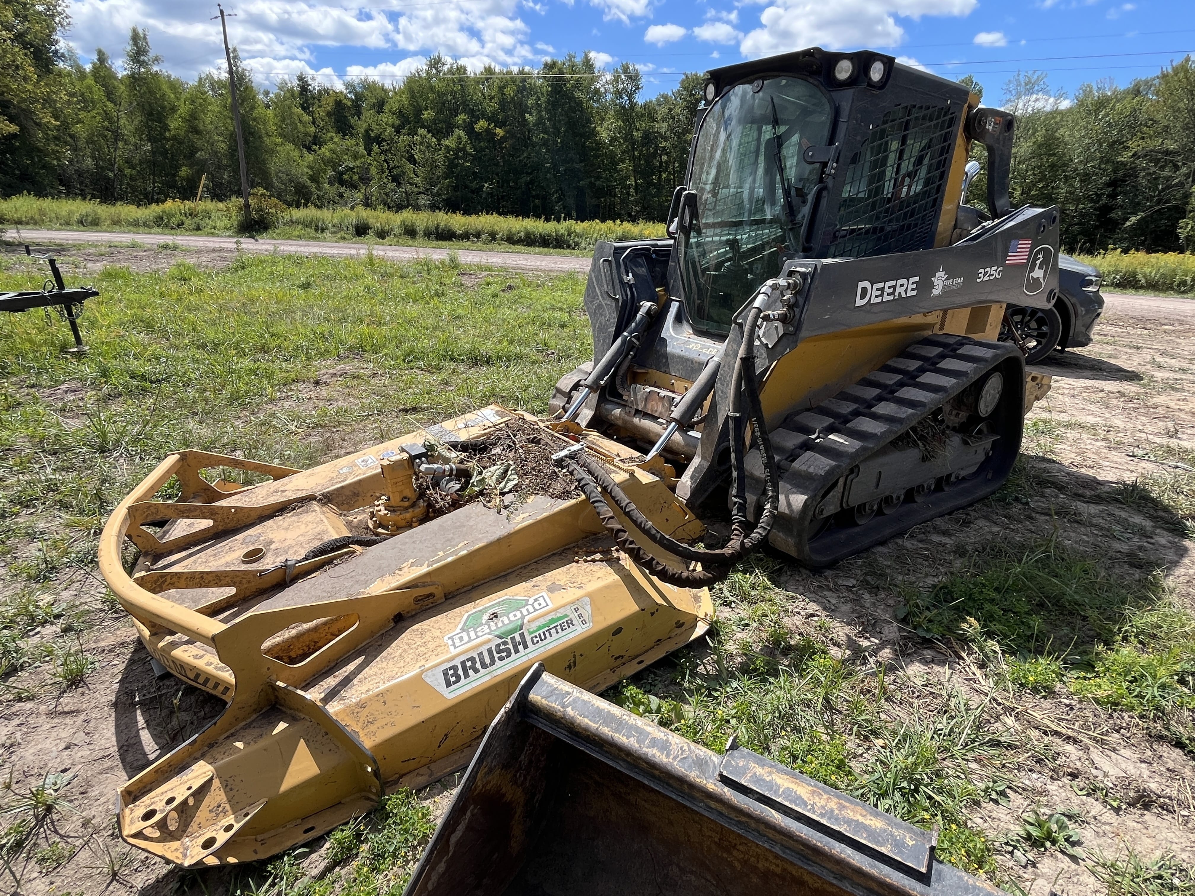 2022 John Deere 325G Equipment Image0