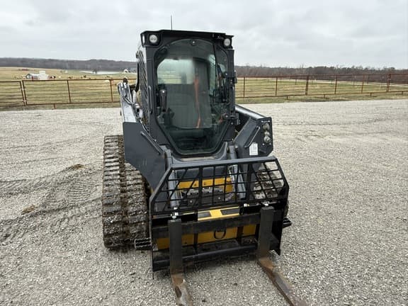 Image of John Deere 325G equipment image 3