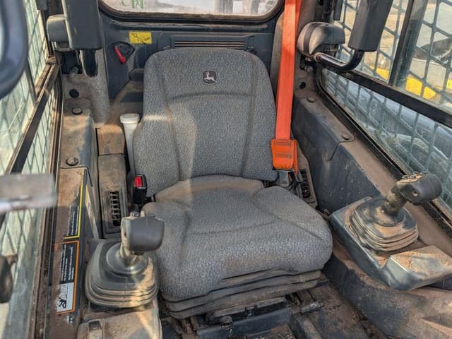 Image of John Deere 325G equipment image 3