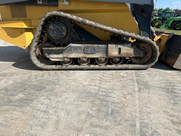 Image of John Deere 325G equipment image 3