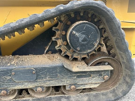 Image of John Deere 325G equipment image 2