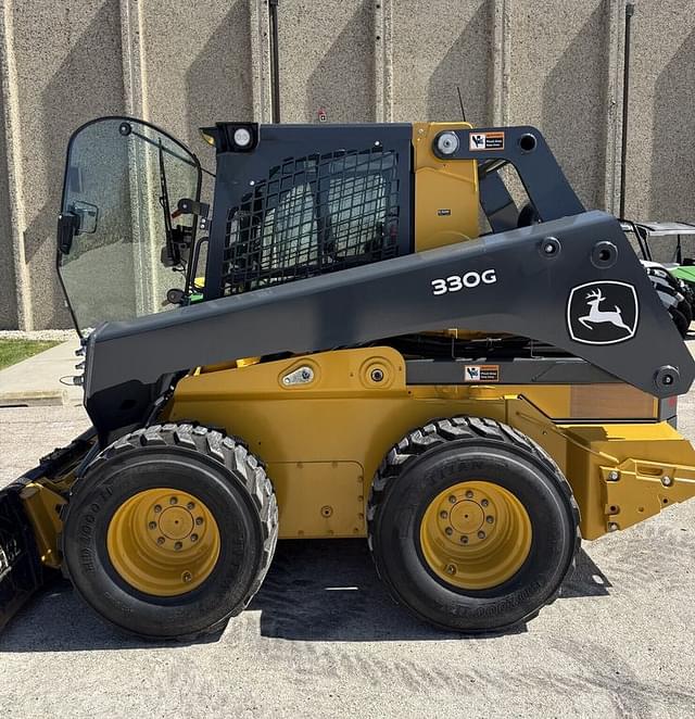 Image of John Deere 330G equipment image 1