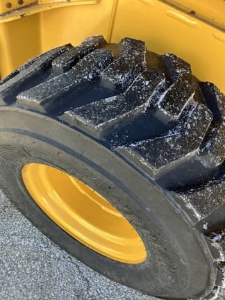 Image of John Deere 330G equipment image 4