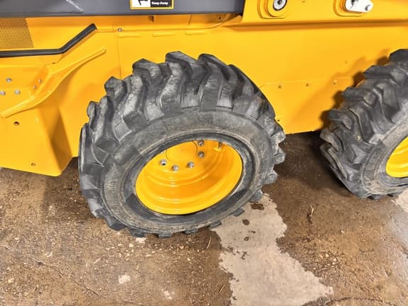 Image of John Deere 330G equipment image 1