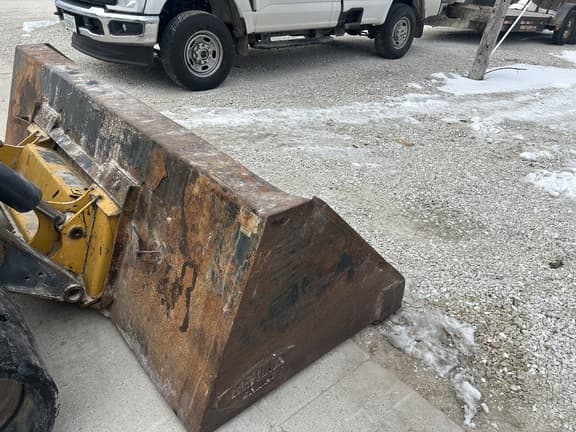 Image of John Deere 331G equipment image 4