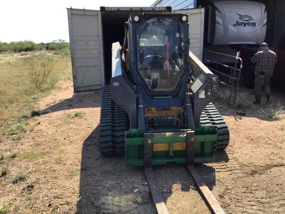 Image of John Deere 331G equipment image 4