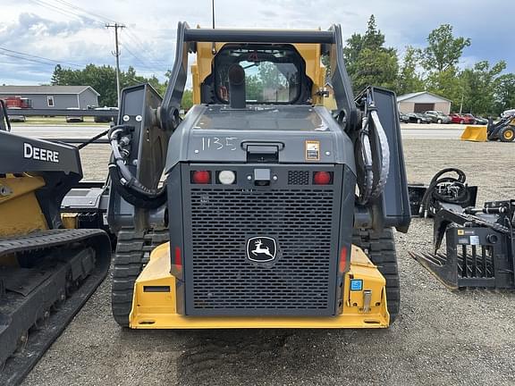 Image of John Deere 331G equipment image 2