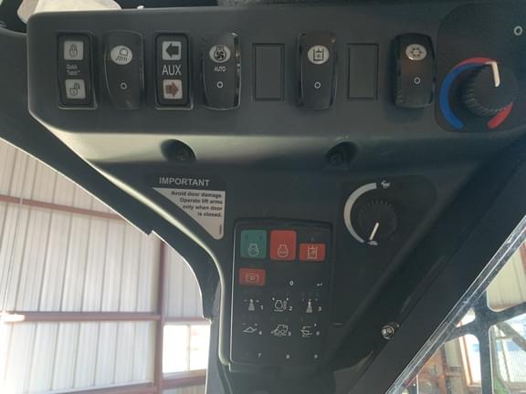 Image of John Deere 331G equipment image 4