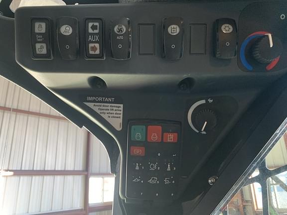 Image of John Deere 331G equipment image 4