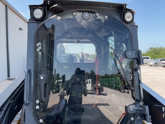 Image of John Deere 331G equipment image 4