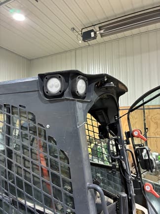 Image of John Deere 331G equipment image 4