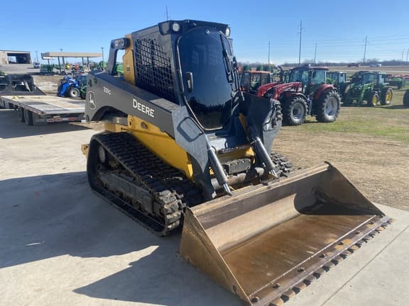 Image of John Deere 331G equipment image 2