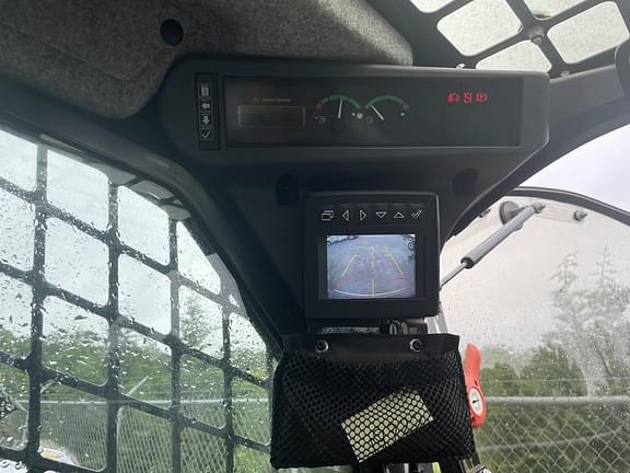 Image of John Deere 331G equipment image 4